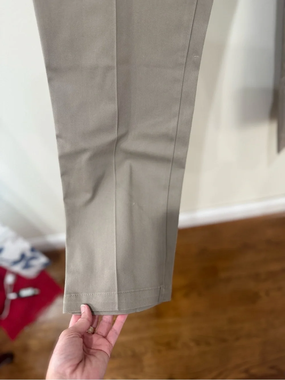 Dockers Men's Chino Pants in Light Khaki/Taupe Slim Fit New with Tags 34x34